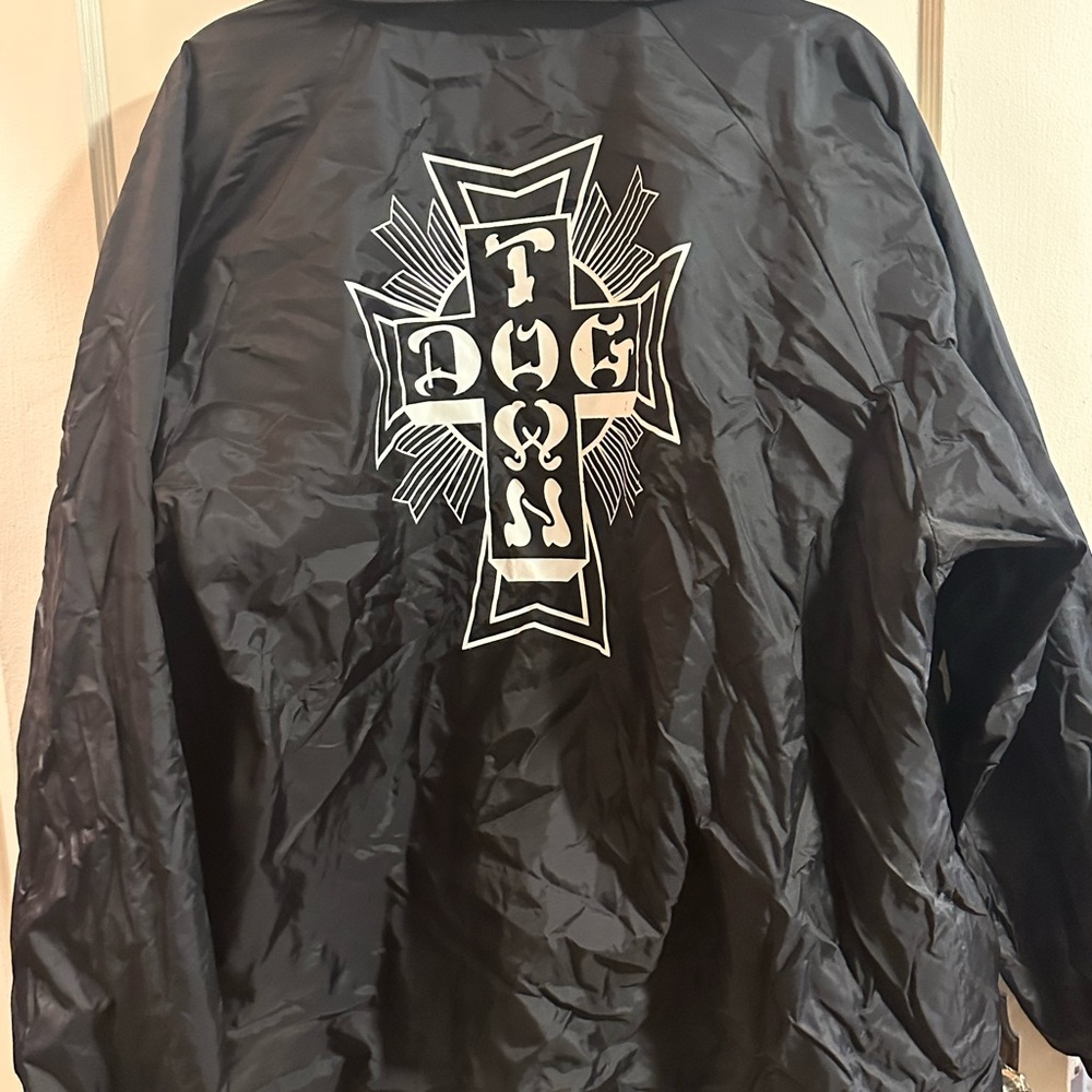 Men’s Dogtown black windbreaker with soft lining XL